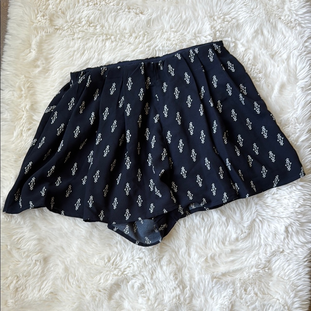 Stylish Black Patterned Women's Shorts